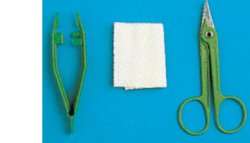 SET PER RIMOZIONE SUTURE CONFEZIONATO IN BLISTER RIGIDO, CONTENENTE FORBICE, PINZA E GARZA - Farmacia Del Monaco