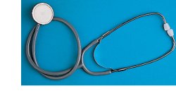 FONENDOSCOPIO LEGGERO PIATTO CON MEMBRABA ARCHETTO BIAURICOLARE PER AUSCULTAZIONE CON MOLLA ESTERNA - Farmacia Del Monaco