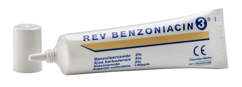 REV BENZONIACIN 3 CREMA 30 ML - Farmacia Del Monaco